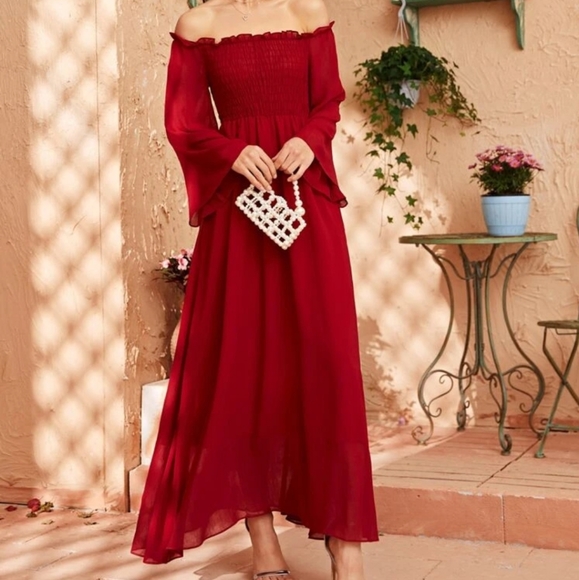 Off Shoulder Shirred bell sleeve dress - Picture 4 of 8